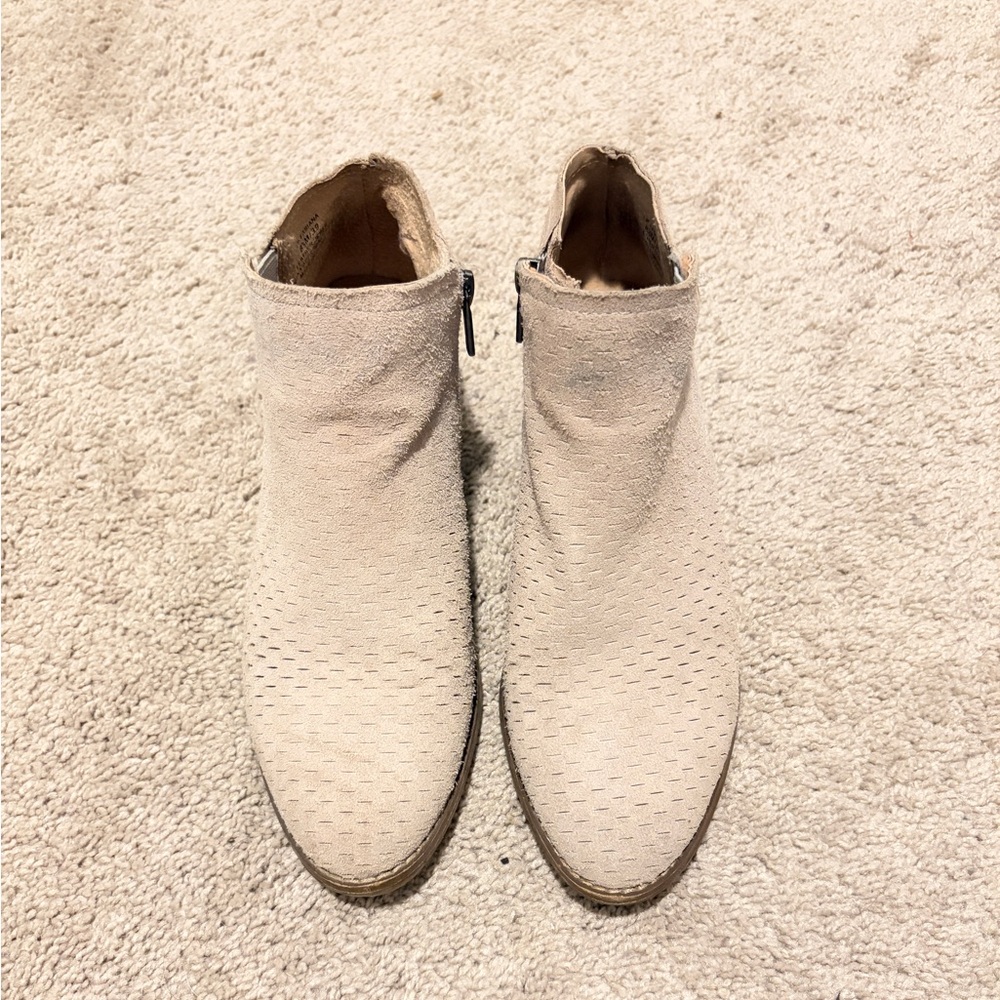 Lucky Brand Textured Tan Ankle Booties